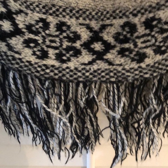 Olivia Sky Poncho Sweater XL - Picture 4 of 5